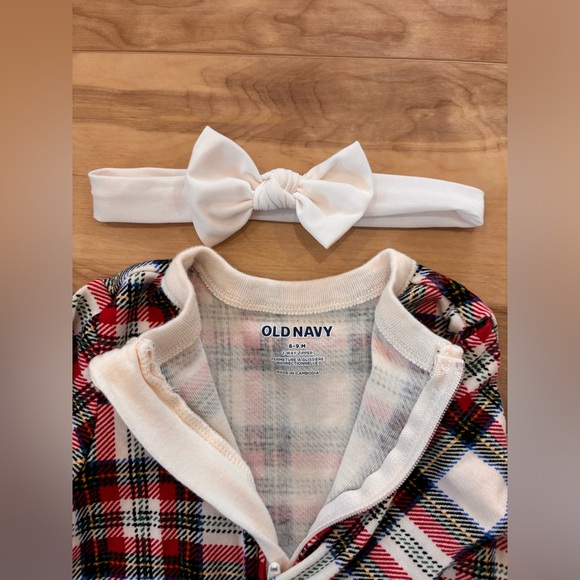 NWOT Old Navy Holiday Footies with Matching Bows! - Picture 3 of 3
